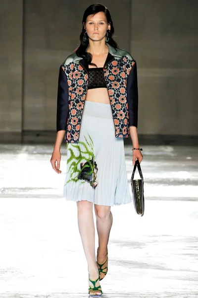 Look 11